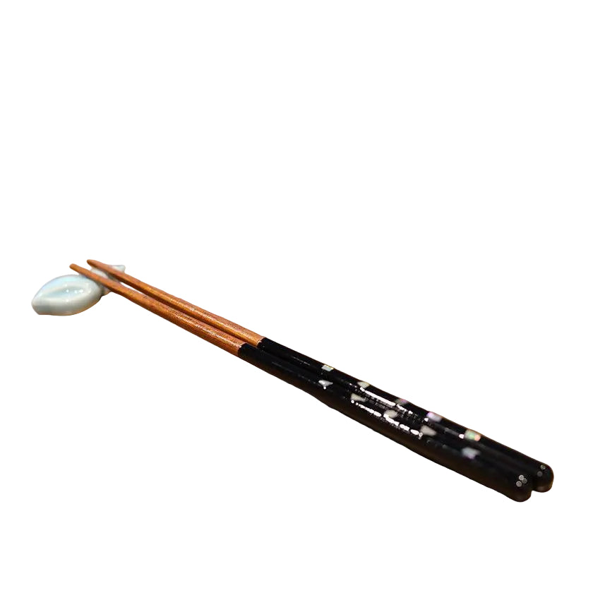 SHELLED SHIORI PAIR WITH CHOPSTICK RESTS